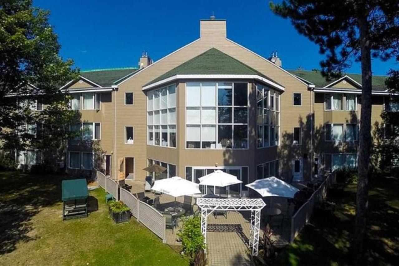 Auberge de la Montagne Coupée Saint Jean De Matha Esterno foto
