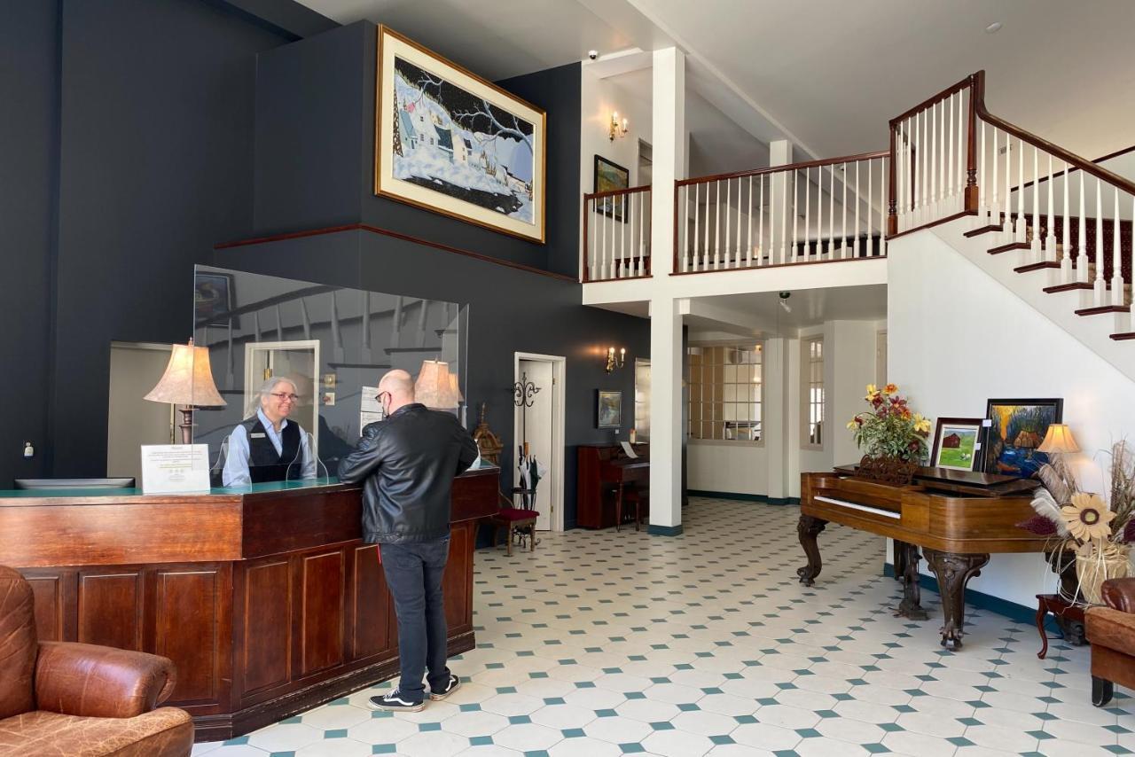 Auberge de la Montagne Coupée Saint Jean De Matha Esterno foto