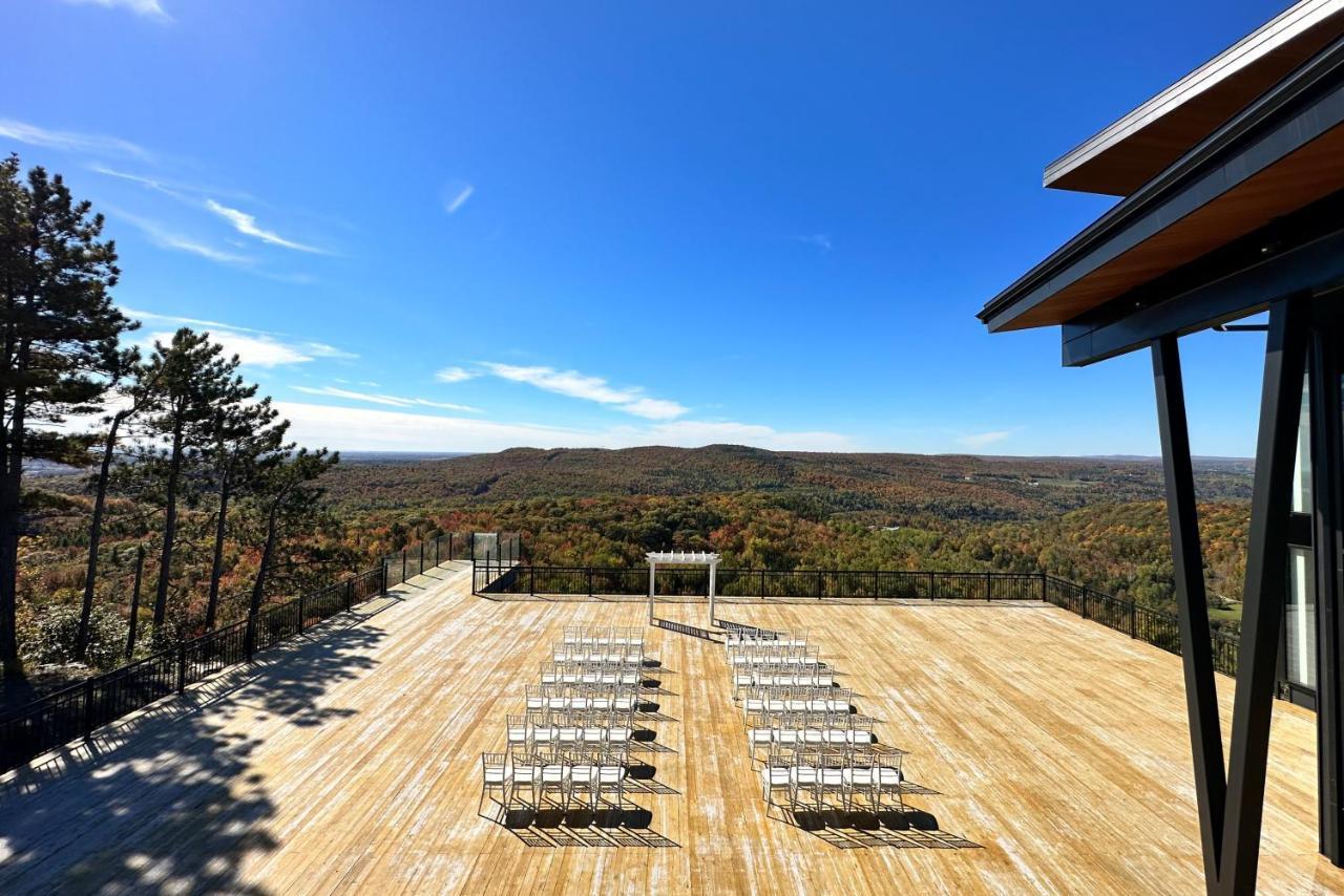 Auberge de la Montagne Coupée Saint Jean De Matha Esterno foto